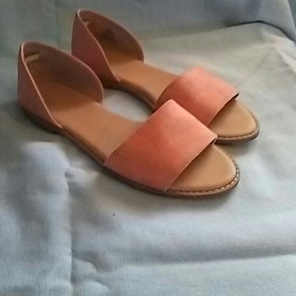 Shoes - Picture 6 of 8